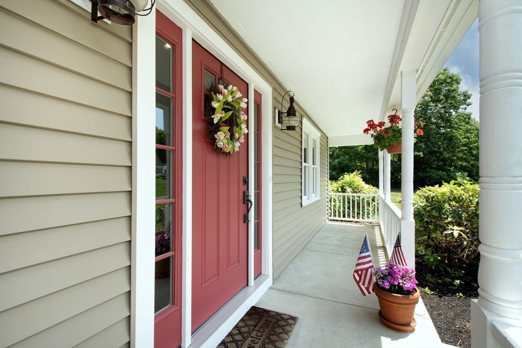 13 Deer Run Road Kingston, MA 02364 - Photo 1 of 40 Gallery Image 1