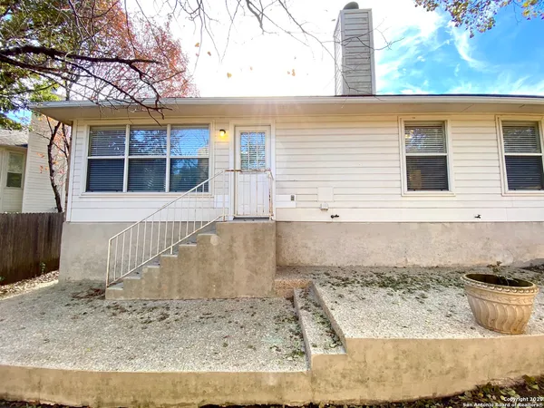 $2,400 | 6635 Shady Bend Drive, San Antonio, TX 78256