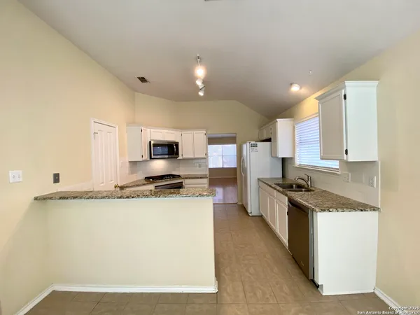 $2,400 | 6635 Shady Bend Drive, San Antonio, TX 78256