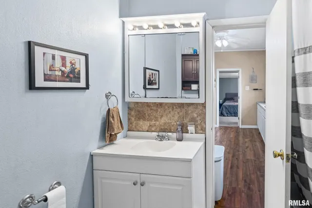 $124,900 | 2109 North Broadway, Salem, IL 62881