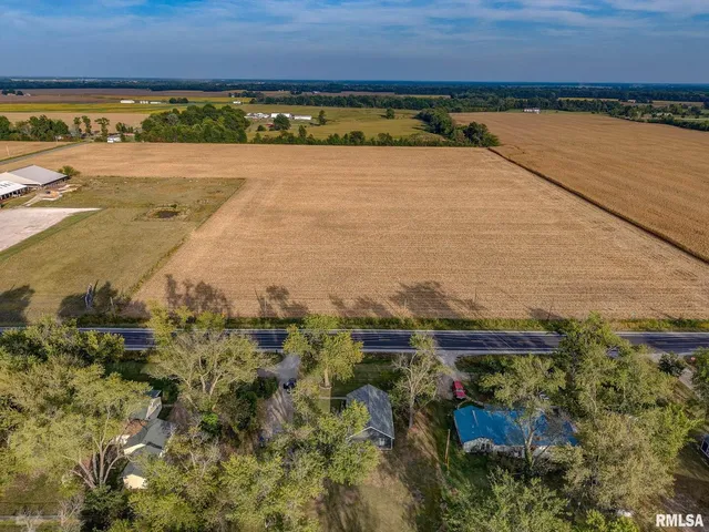 $124,900 | 2109 North Broadway, Salem, IL 62881