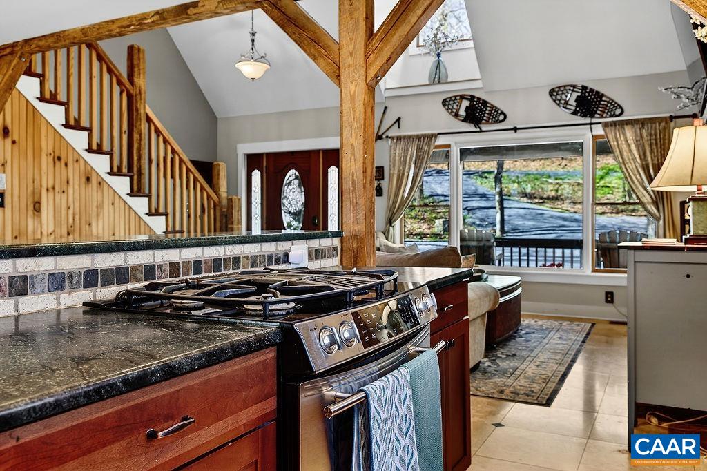 952 Blue Ridge Drive Roseland, VA 22967 - Photo 17 of 51 Gas cooktop