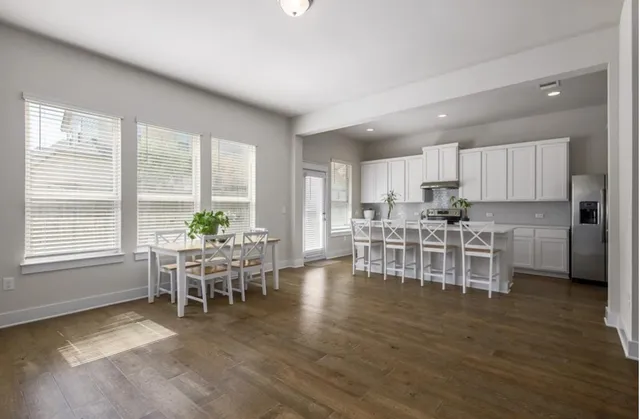 $2,250 | 13501 Metric Boulevard, Unit 16, Austin, TX 78727