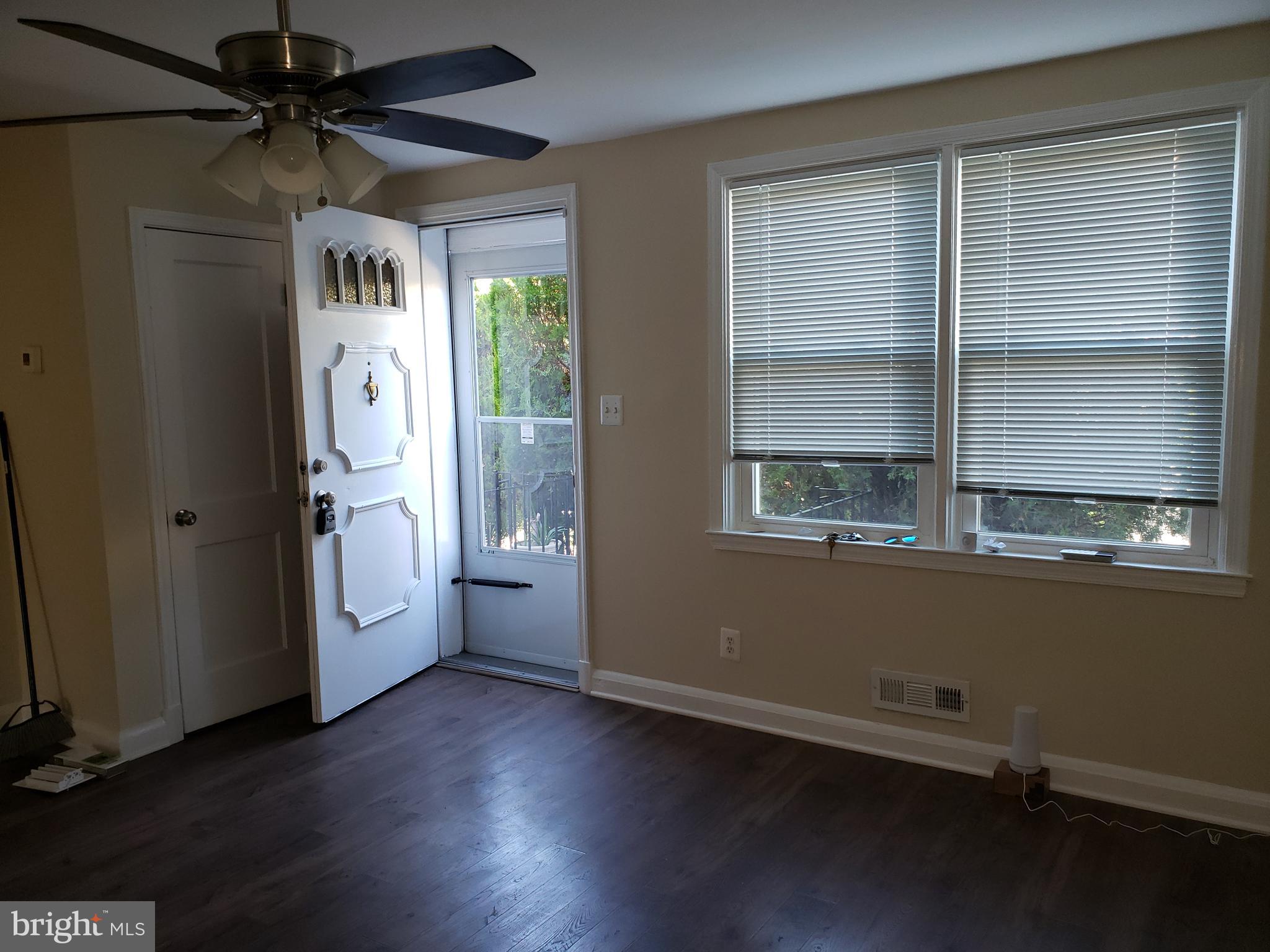 1815 Dunmere Road Dundalk, MD 21222 - Photo 16 of 29 Family room area