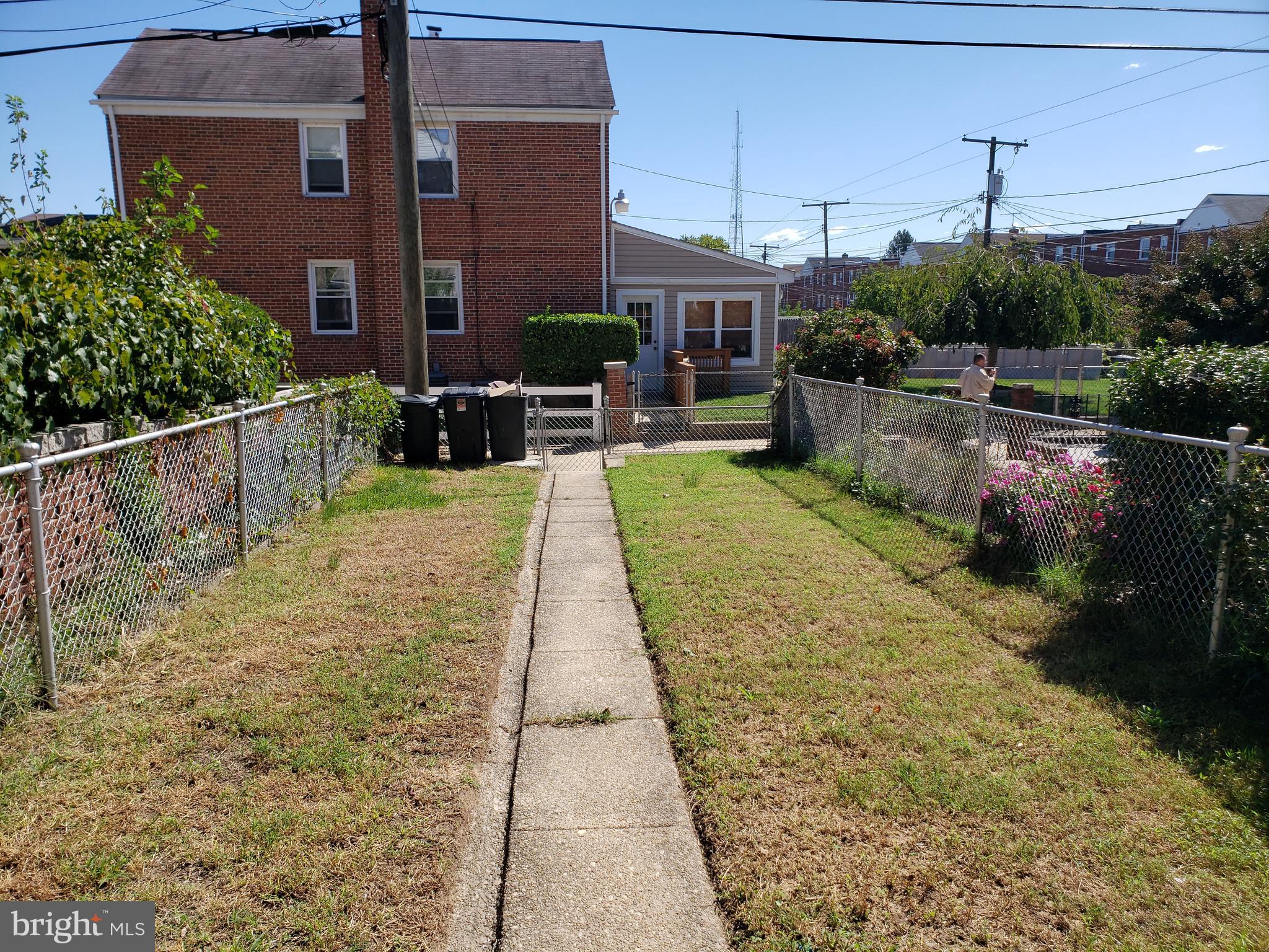 1815 Dunmere Road Dundalk, MD 21222 - Photo 4 of 29 Backyard