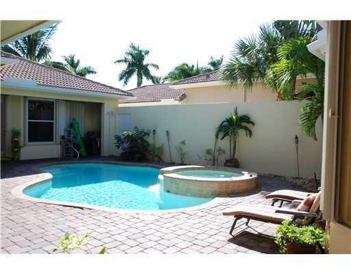 8035 Laurel Ridge Court Delray Beach, FL 33446 - Photo 10 of 28 M 10
