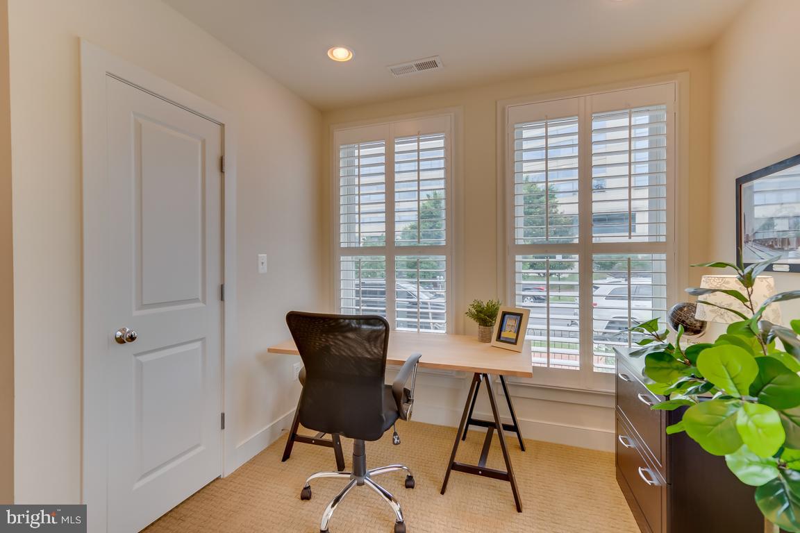 800 3rd Street Southeast Washington, DC 20003 - Photo 5 of 49