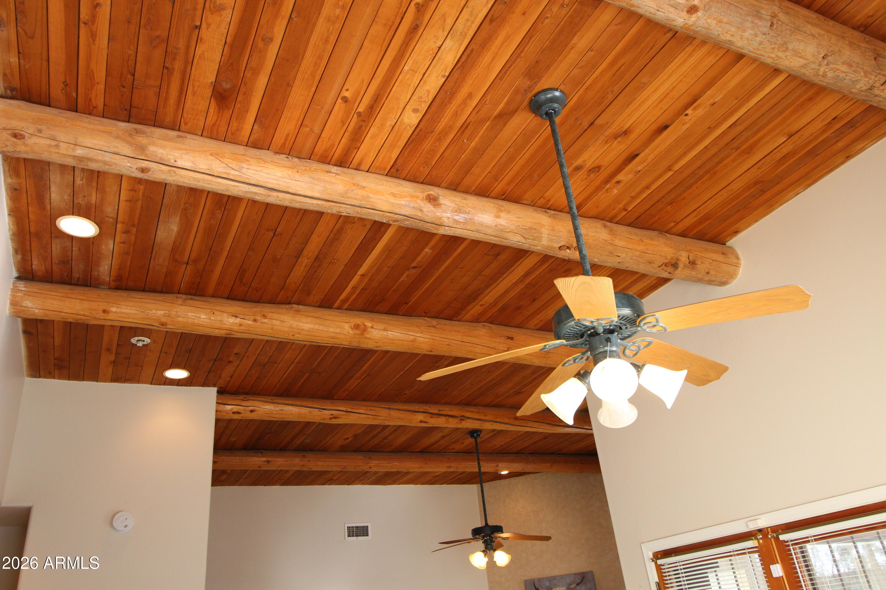 1405 East Circle Mountain Road New River, AZ 85087 - Photo 3 of 40 a close up of a shower