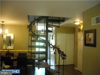 272 Valley Stream Lane Chesterbrook, PA 19087 - Photo 2 of 10 Dining Room
