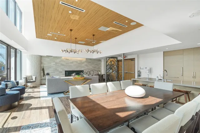 a view of a yard with a sitting area