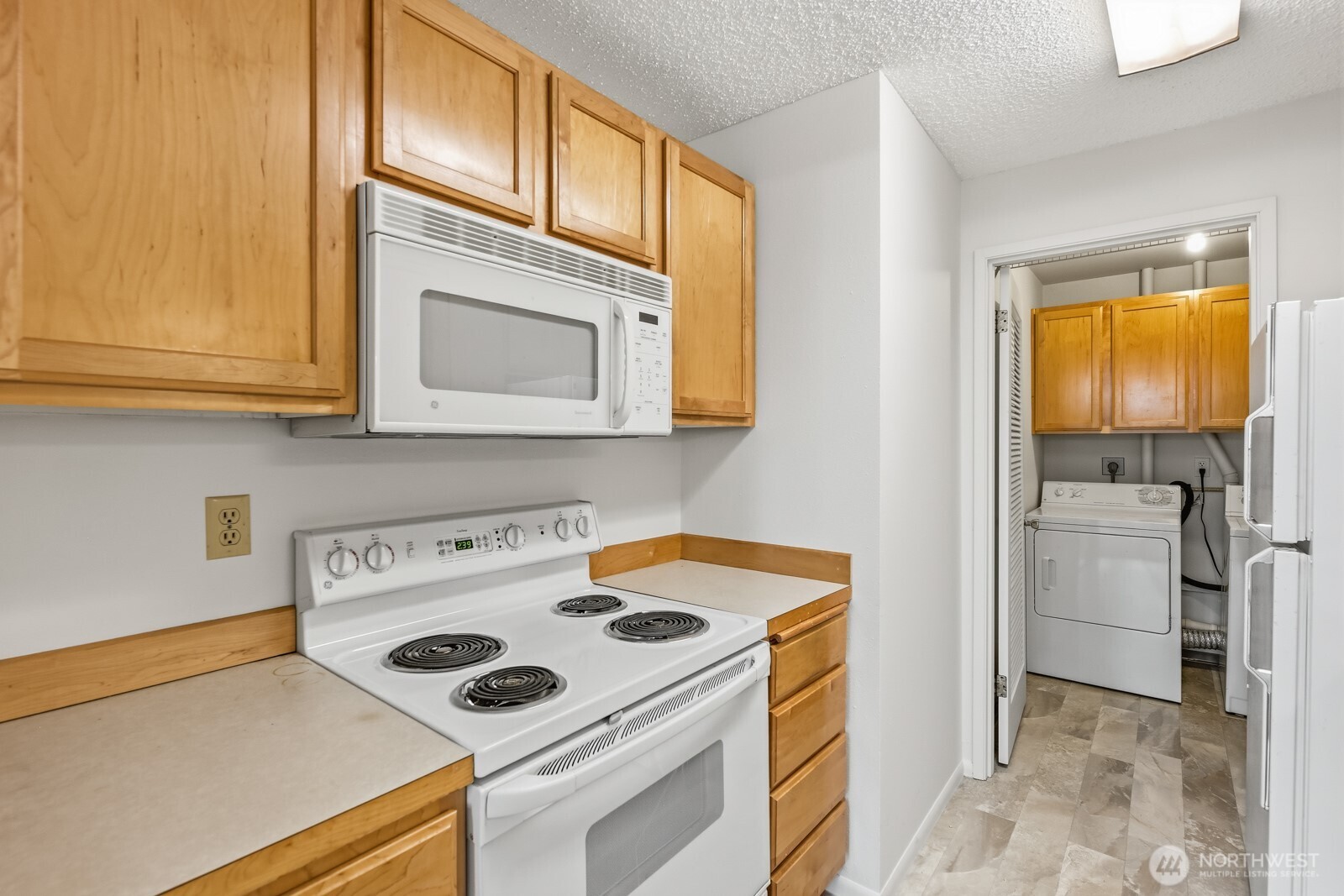 335 Heather Road, Unit 202 Everett, WA 98203 - Photo 21 of 31