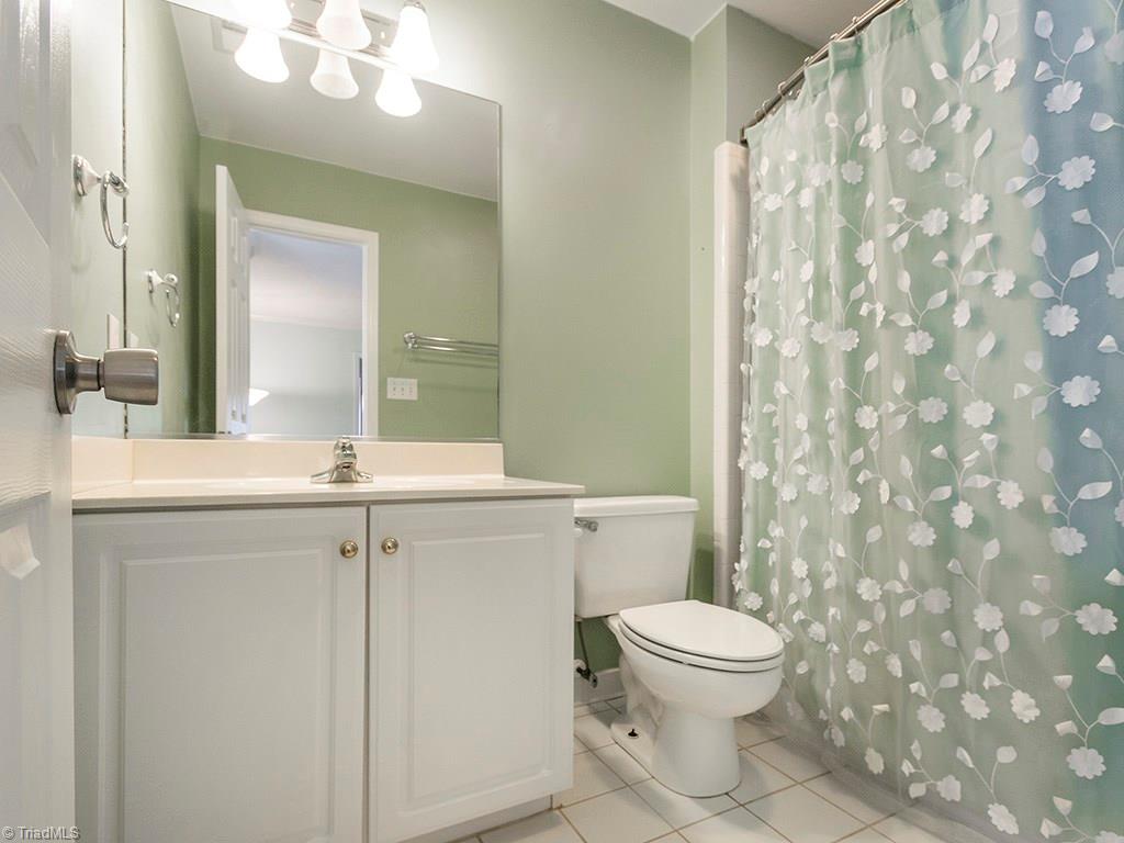 2806 Norwell Court Oak Ridge, NC 27310 - Photo 15 of 30 Full Hall bath with Tub!