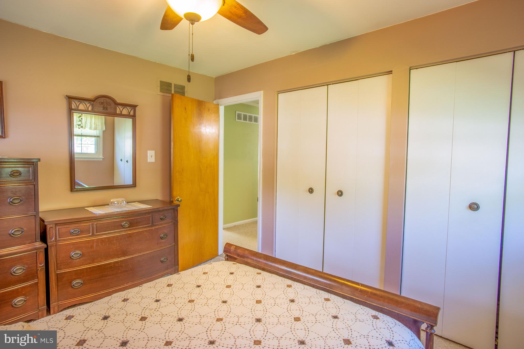 322 Deerfield Road Newark, DE 19713 - Photo 13 of 28 Large Closets