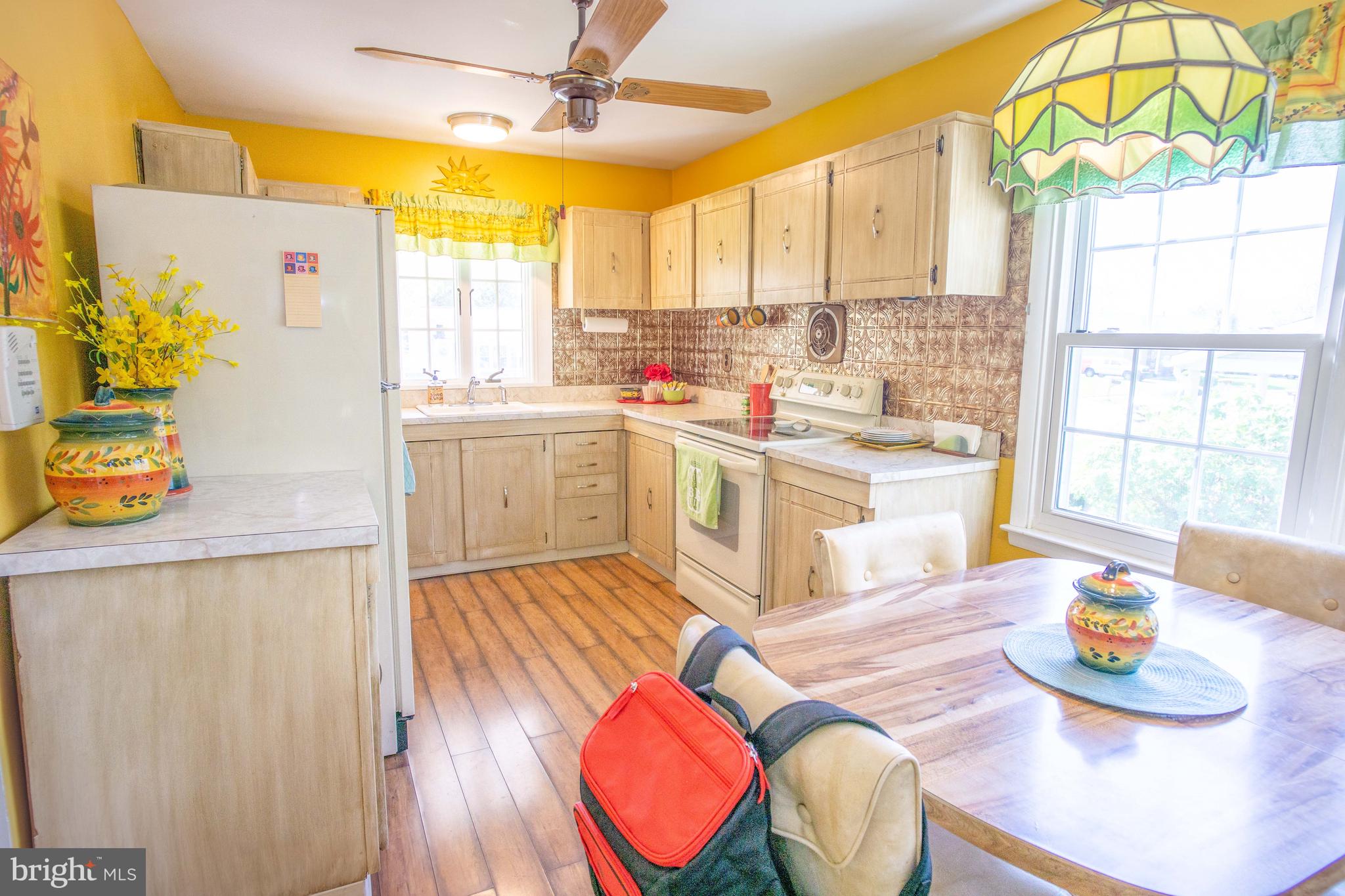 322 Deerfield Road Newark, DE 19713 - Photo 4 of 28 Eat-In Kitchen