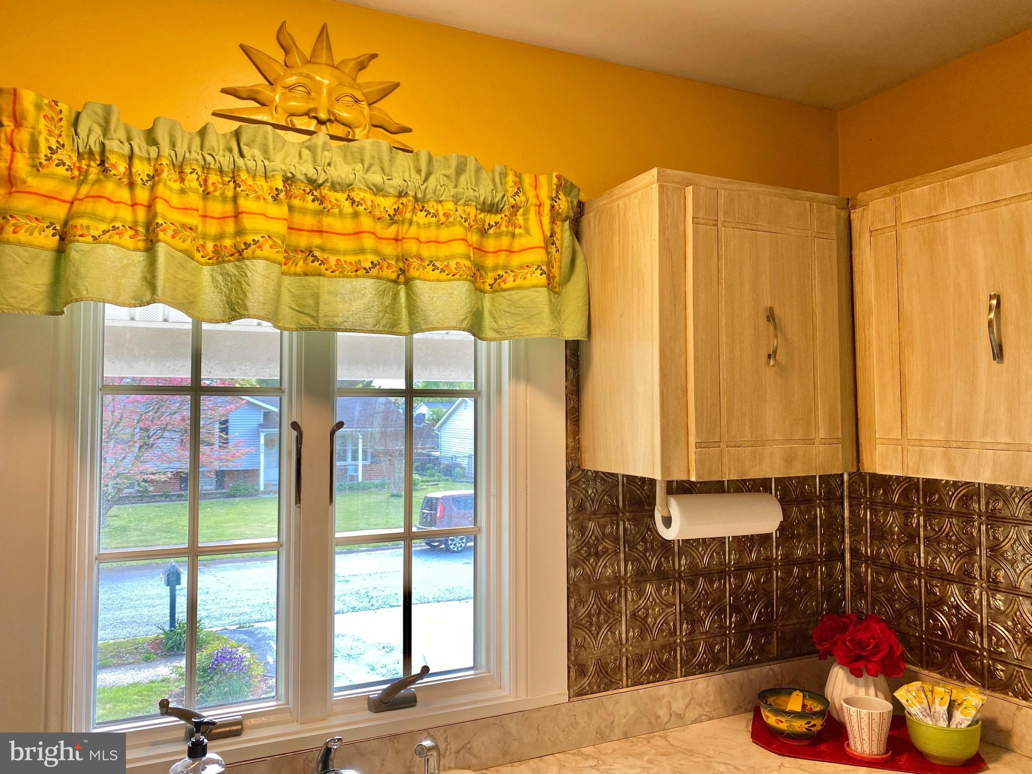 322 Deerfield Road Newark, DE 19713 - Photo 5 of 28 Updated Windows
