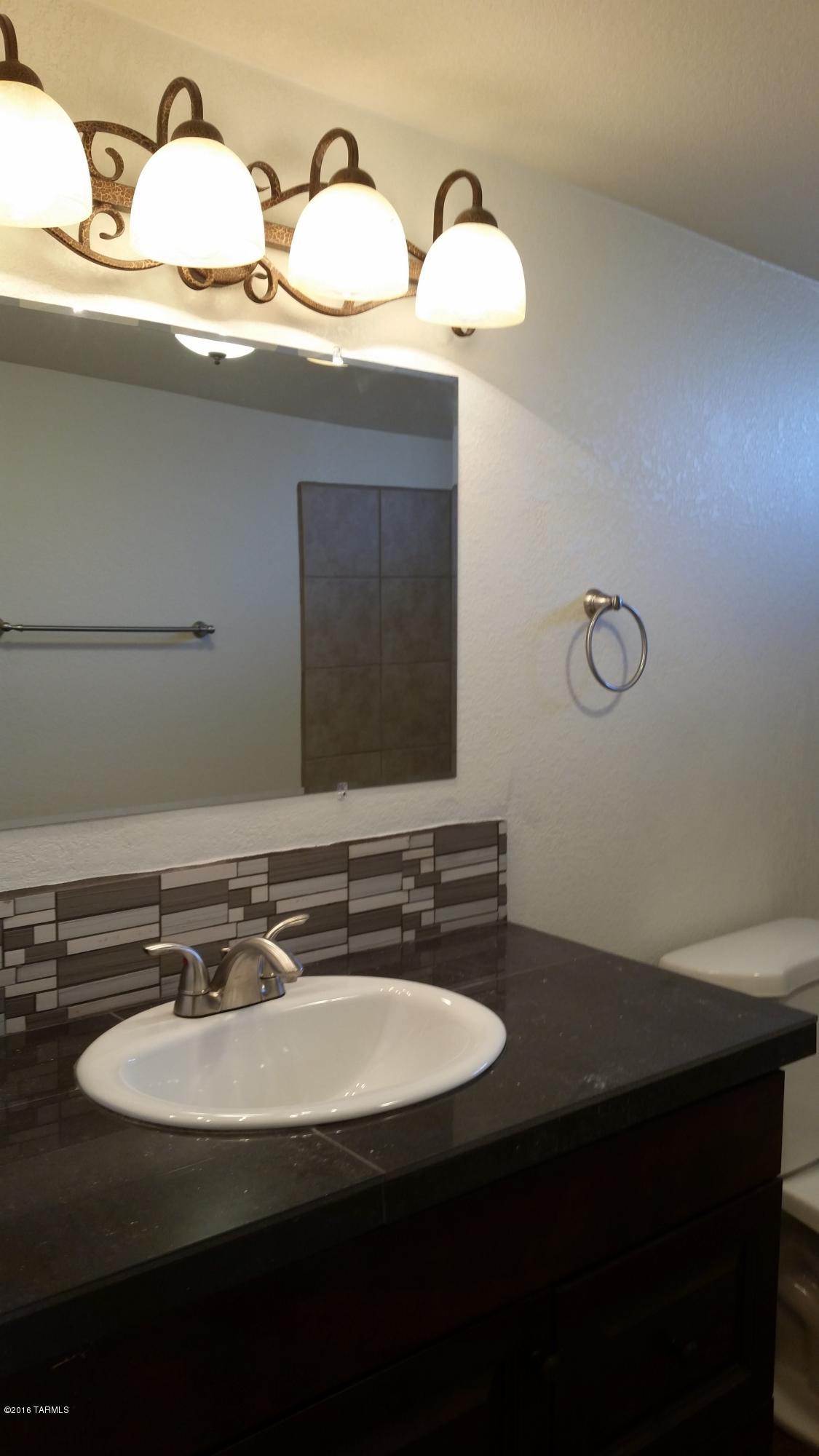 1030 East Roger Road Tucson, AZ 85719 - Photo 16 of 23 Gallery Image 16