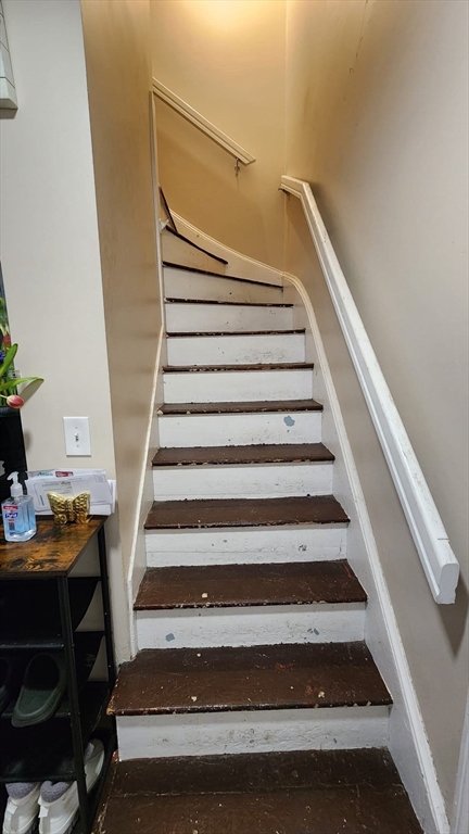14 Valley Avenue Lynn, MA 01902 - Photo 10 of 16 a view of entryway