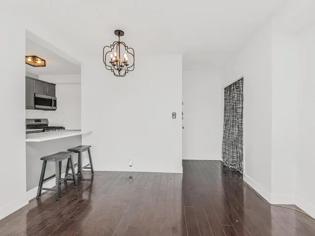 $159,999 | 6 Fordham Hill Ovl, Unit 5D | University Heights