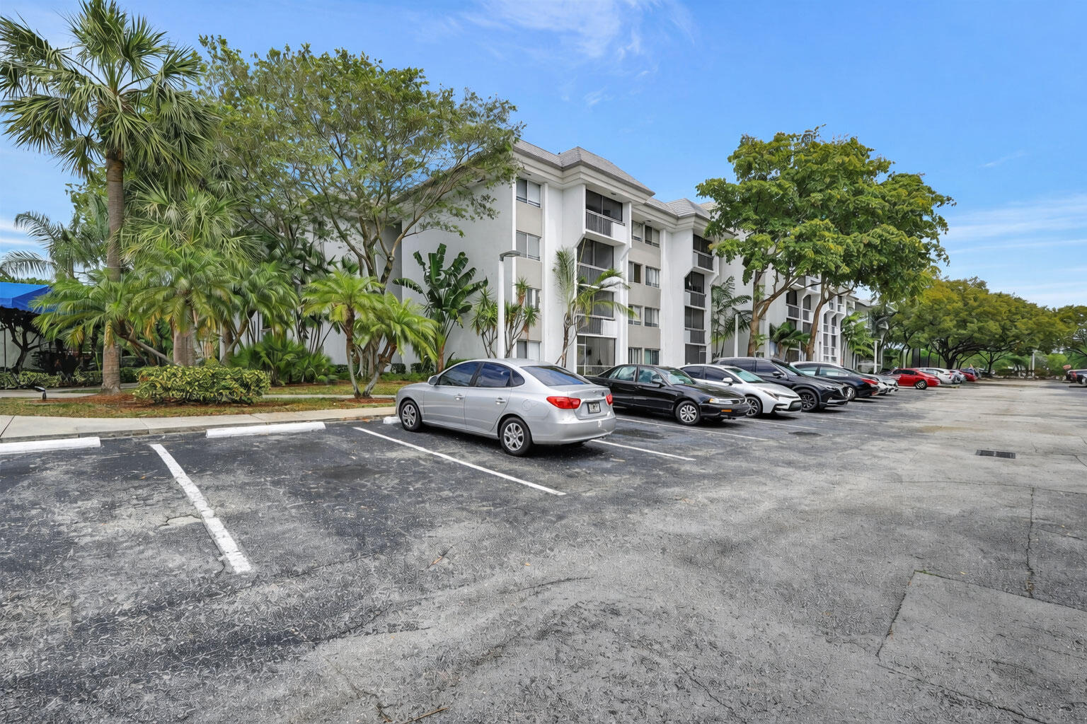 711 North Pine Island Road, Unit 210 Plantation, FL 33324 - Photo 2 of 17 2