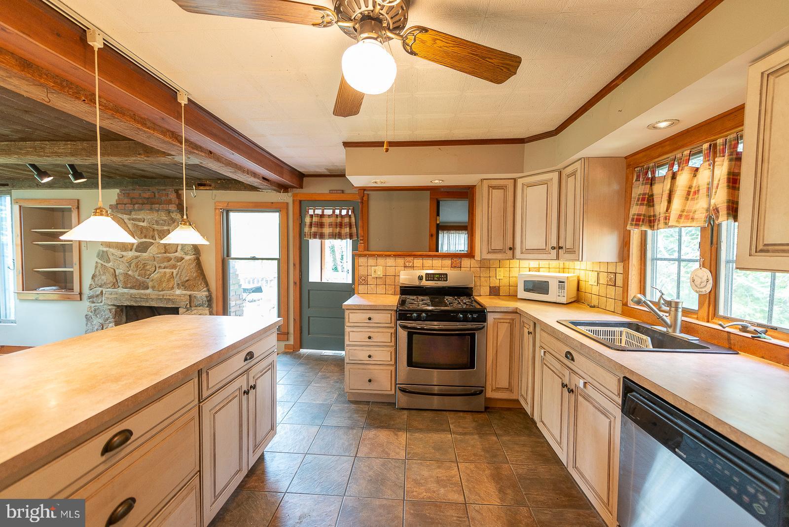 105 Canal Road Easton, PA 18042 - Photo 7 of 24