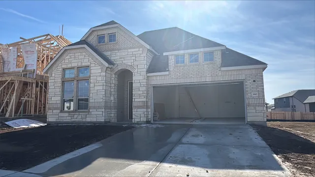 a view of multiple houses