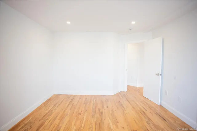 $3,075 | 10 Franklin Boulevard, Unit 406, Long Beach, NY 11561