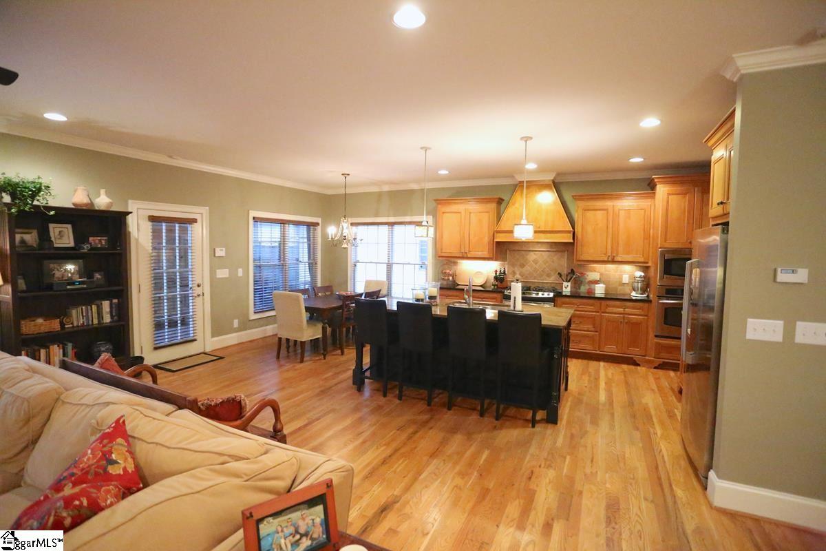 8 Riverside Drive Greenville, SC 29605 - Photo 8 of 24 Gallery Image 8