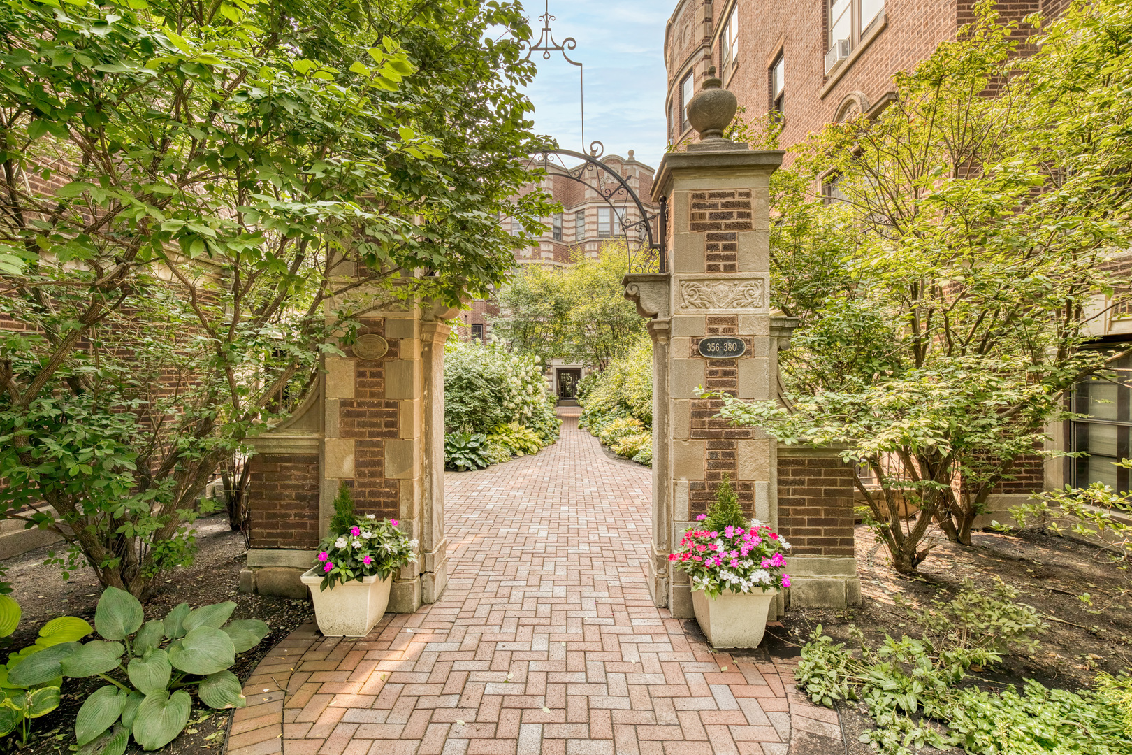 356 Ridge Avenue, Unit 63 Evanston, IL 60202 - Photo 1 of 20 Gallery Image 1