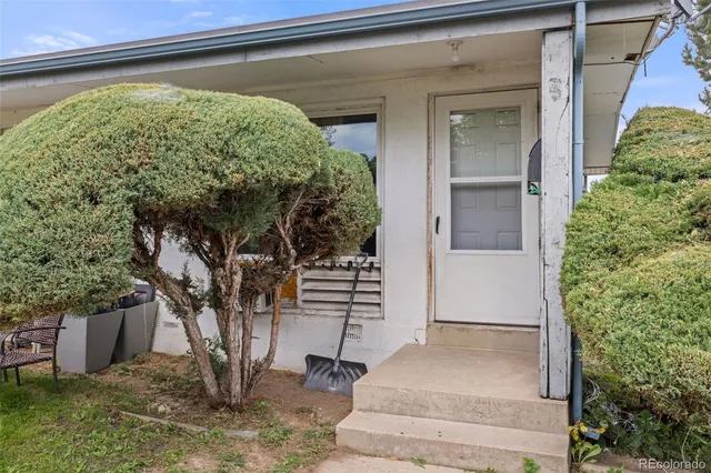 a picture of a door of the house