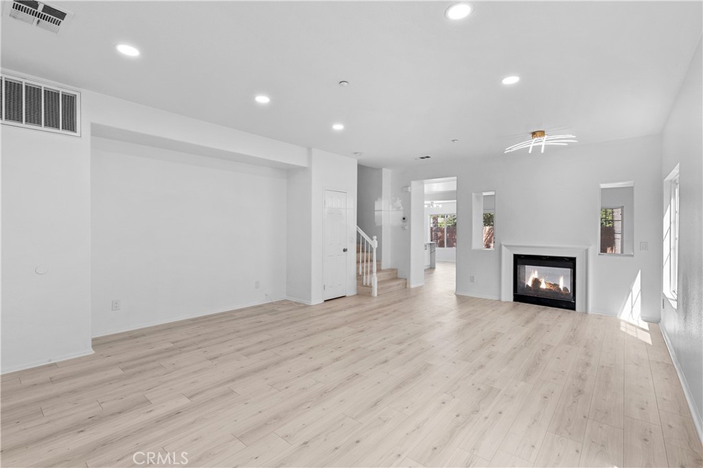 1271 Castledale Street Riverside, CA 92501 - Photo 6 of 54