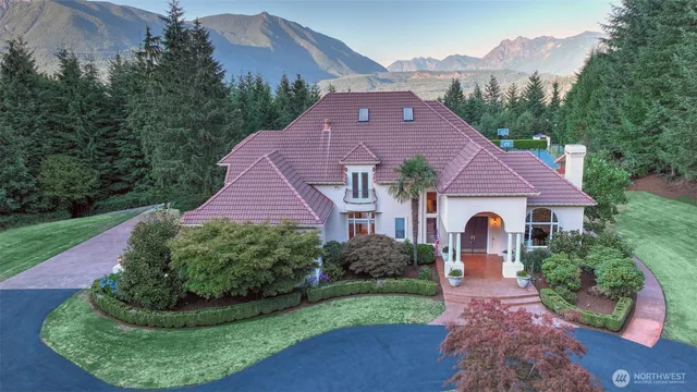 $2,550,000 | 15622 Uplands Way Southeast, North Bend, WA 98045