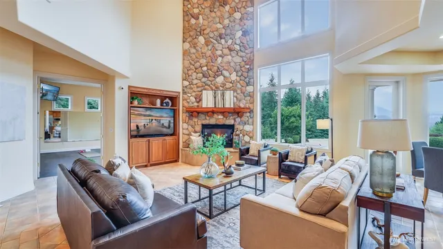 $2,550,000 | 15622 Uplands Way Southeast, North Bend, WA 98045