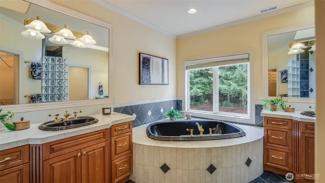 $2,550,000 | 15622 Uplands Way Southeast, North Bend, WA 98045