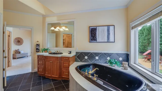 $2,550,000 | 15622 Uplands Way Southeast, North Bend, WA 98045