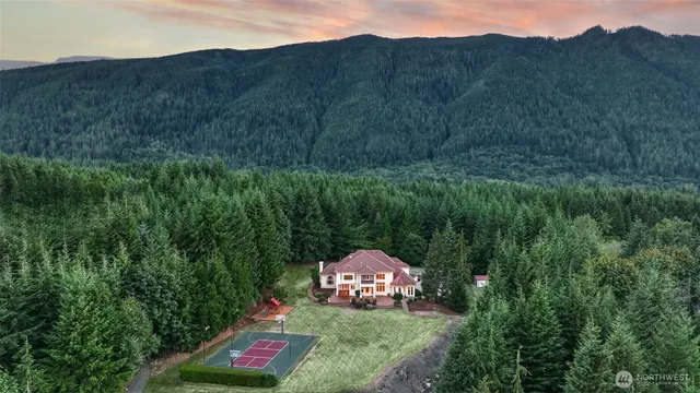 $2,550,000 | 15622 Uplands Way Southeast, North Bend, WA 98045