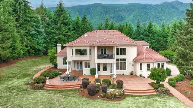 $2,550,000 | 15622 Uplands Way Southeast, North Bend, WA 98045