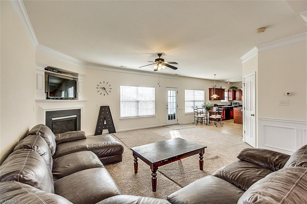 895 Hedgepath Terrace High Point, NC 27265 - Photo 6 of 25 Gallery Image 6
