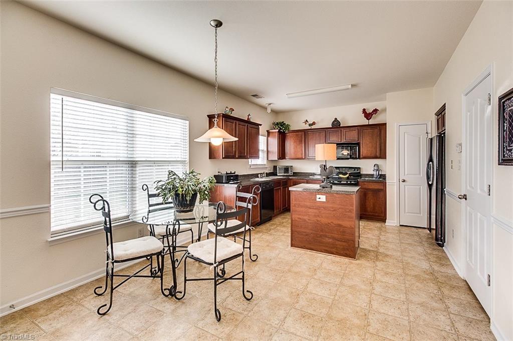 895 Hedgepath Terrace High Point, NC 27265 - Photo 7 of 25 Gallery Image 7