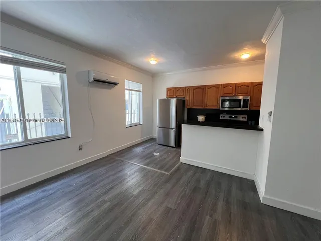 $1,800 | 7920 Harding Avenue, Unit 1, Miami Beach, FL 33141