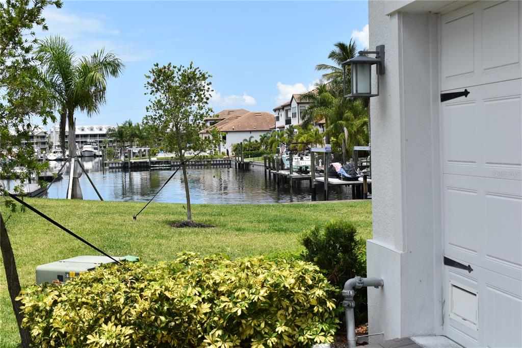 3027 Bermuda Sloop Circle Ruskin, FL 33570 - Photo 3 of 53