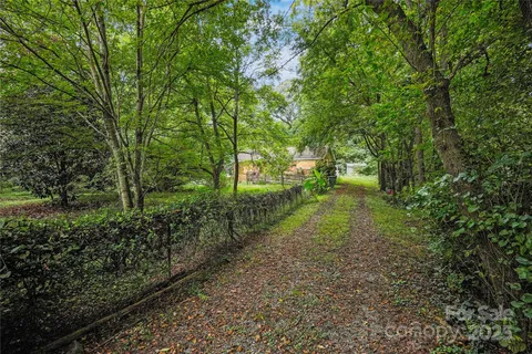 $805,000 | 6109 Paw Creek Road, Charlotte, NC 28214