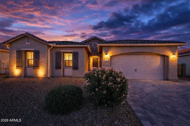 $829,900 | 1073 East Holland Park Drive, Gilbert, AZ 85297