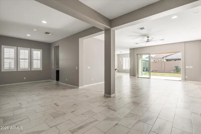 $829,900 | 1073 East Holland Park Drive, Gilbert, AZ 85297