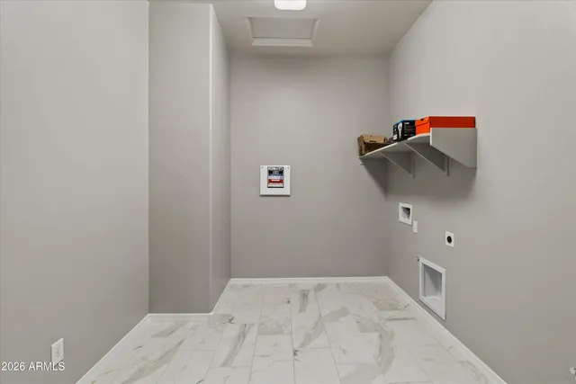 $829,900 | 1073 East Holland Park Drive, Gilbert, AZ 85297