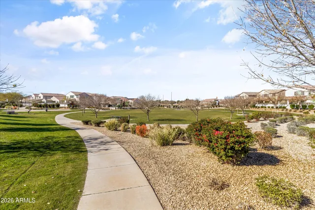 $829,900 | 1073 East Holland Park Drive, Gilbert, AZ 85297