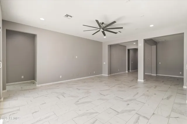 $829,900 | 1073 East Holland Park Drive, Gilbert, AZ 85297