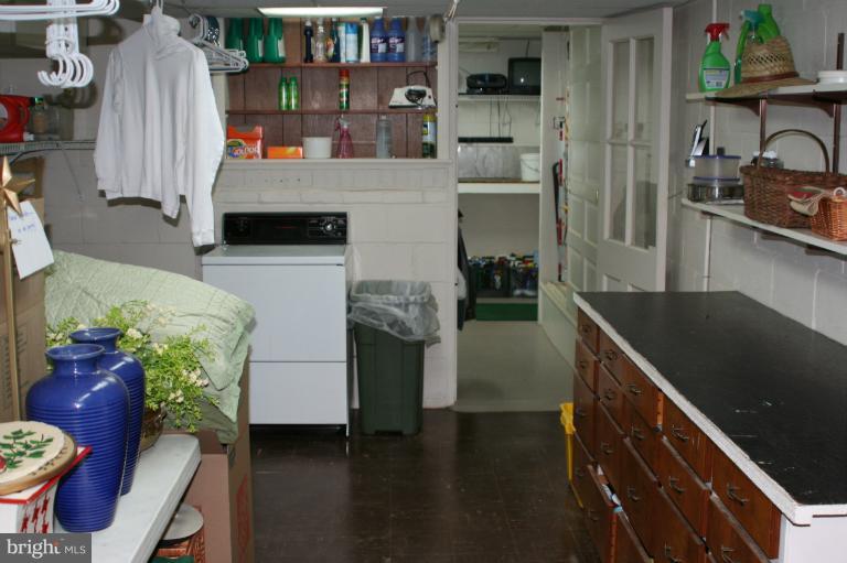 113 Edgehill Road Annapolis, MD 21405 - Photo 9 of 12 Utility Room
