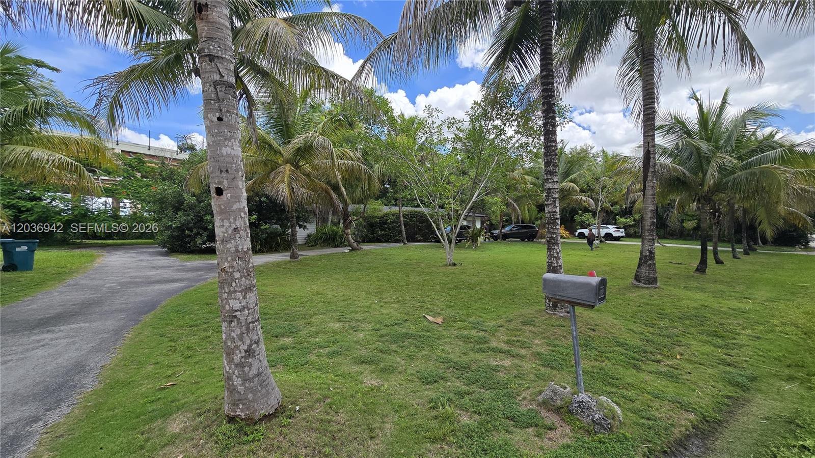 8603 Southwest 68th St Road Miami, FL 33143 - Photo 3 of 5