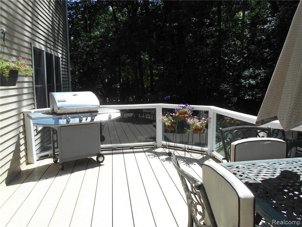 609 Timber Ridge Drive Highland, MI 48357 - Photo 38 of 60 DSCN2137.JPG