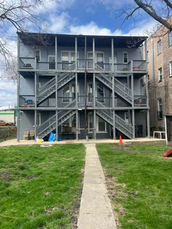 $825,000 | 3251-53 South Wood Street, Chicago, IL 60608